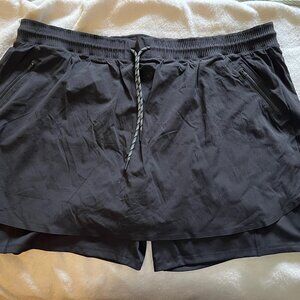 Athleta Trekkie Crest 2 in 1 Shortie Shorts